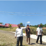 Penanaman Taman Jalan Gerbang SMAN 16 Padang
