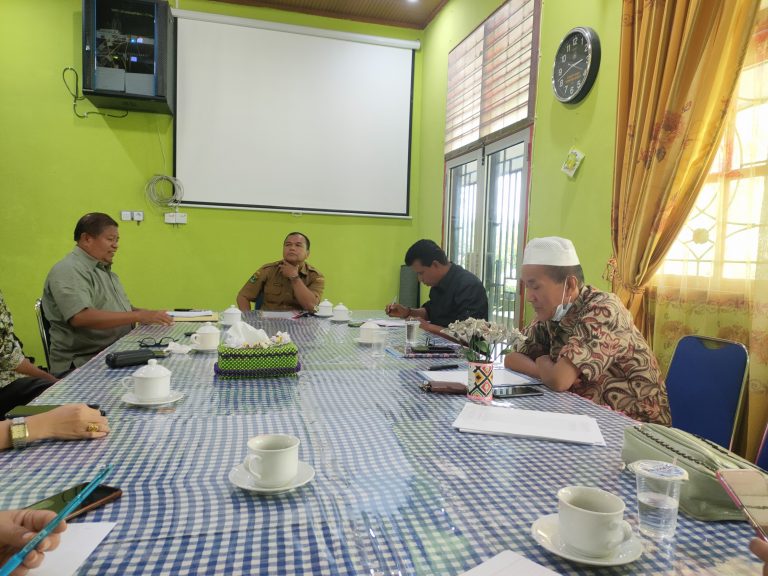 Rapat komite SMA 16 Padang