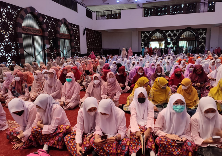 Kegiatan Pembukaan Pesantren Ramadhan 1443H Tingkat SMA/SMK/SLB Negeri/Swasta oleh Bapak Gubernur Sumatera Barat